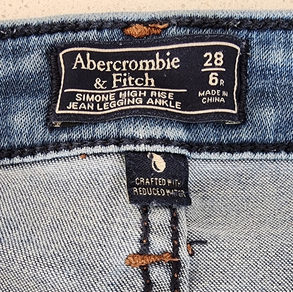 Women's Abercrombie & Fitch Jeans - Picture 2 of 3